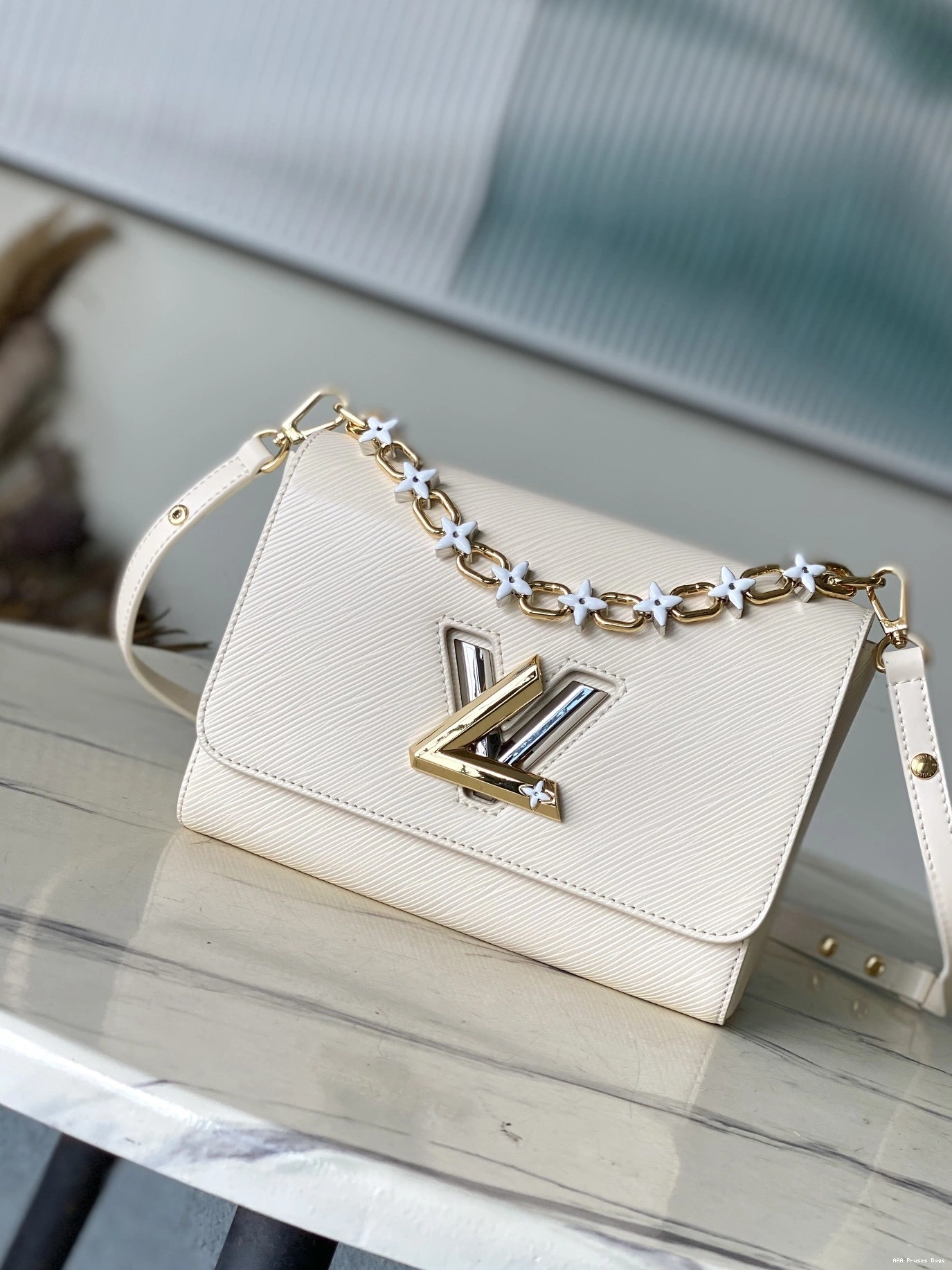 AAA Replica Ru VUITTON LOUIS TWIST MM-23*17*9.5CM 0729